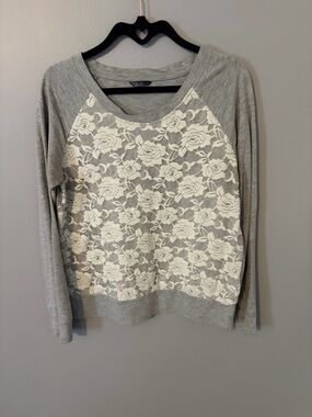 Women’s Gray Lace-Front Long Sleeve Top
